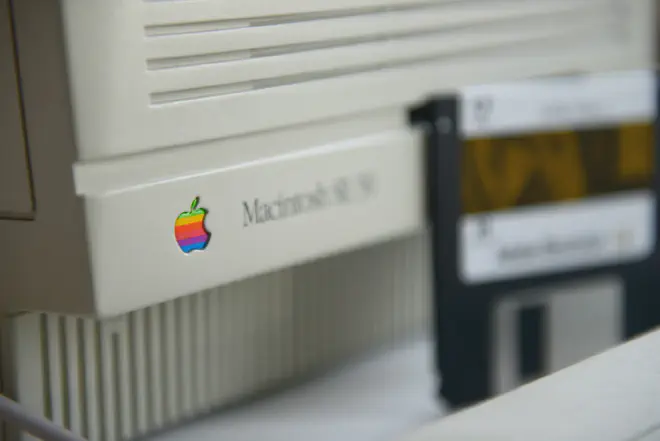 Close-up of a Mac screen showing the steps to delete messages on a Mac