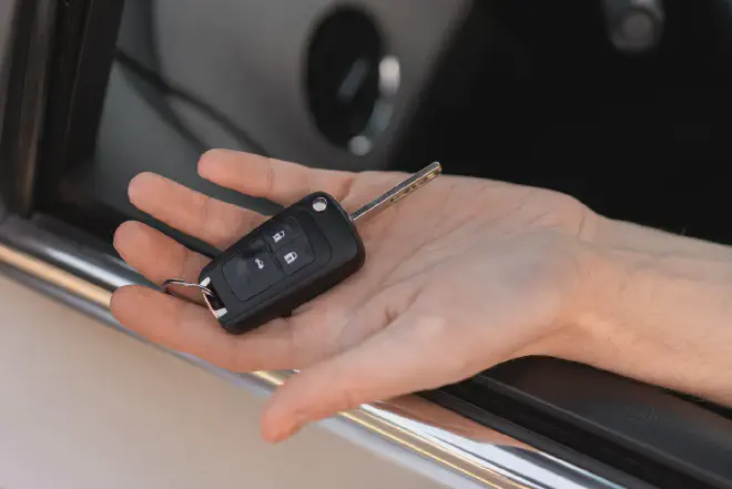 Step-by-step guide on how to change the battery in Mercedes key fob