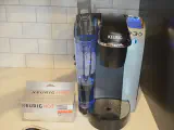 Detailed guide on how to change the filter on a Keurig coffee machine