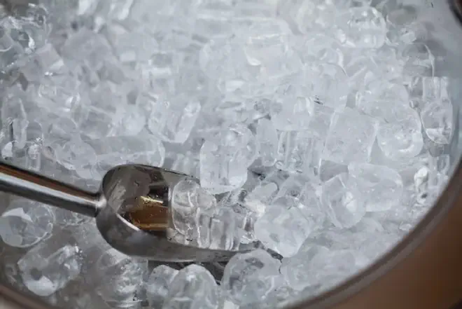 illustration of a high-quality nugget ice maker producing refreshing ice cubes